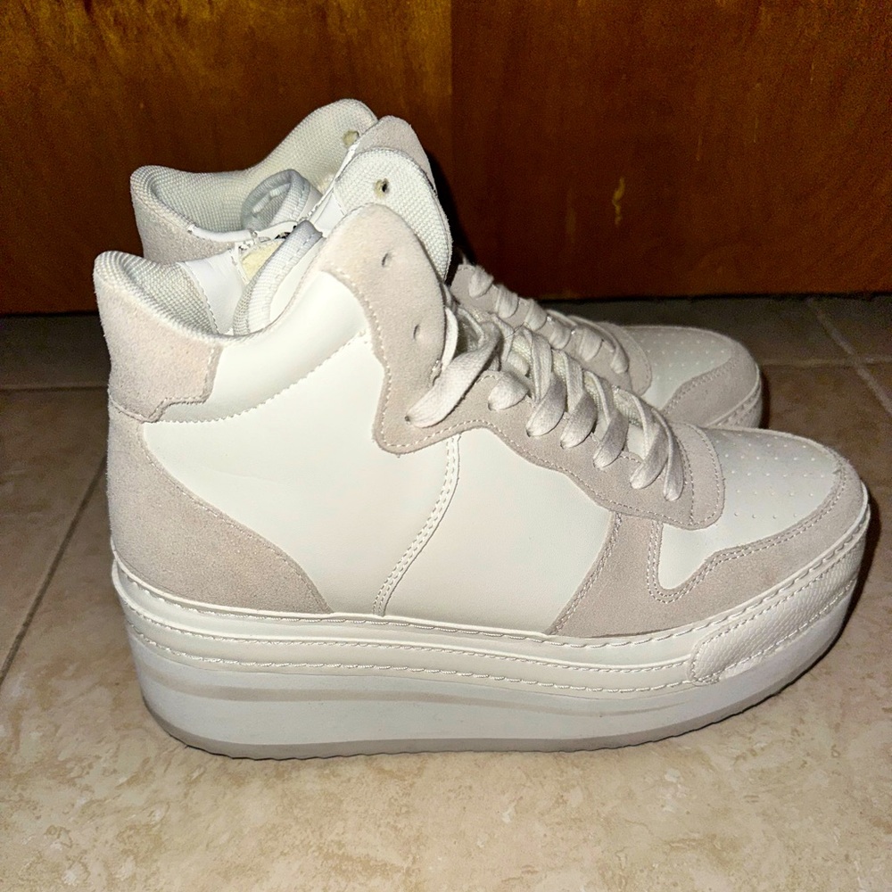 Perform sneakers